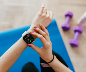 Post de Facebook Educación Cursos Moderno Naranja (49)